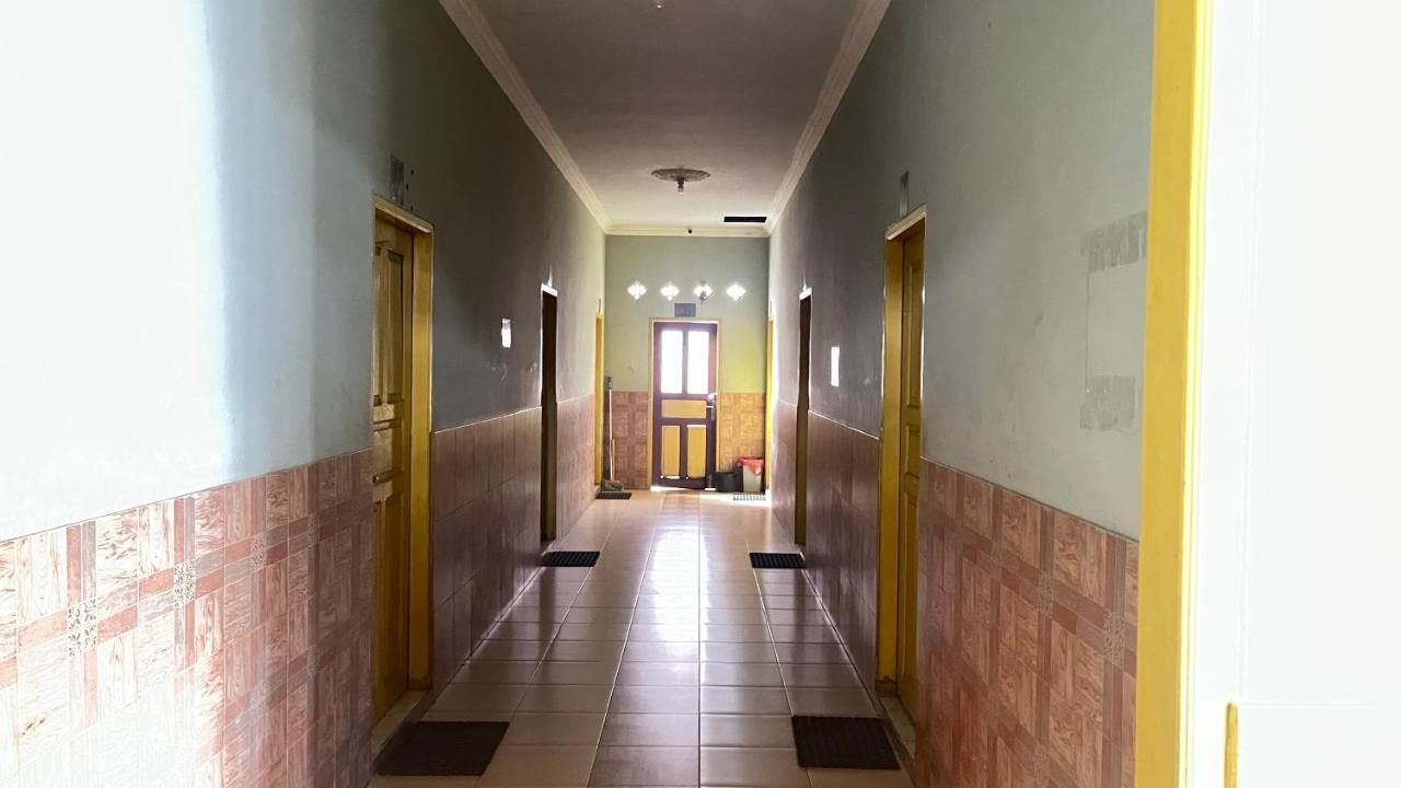 Oyo 93119 Guest House Leo Patra Muara Badak 외부 사진