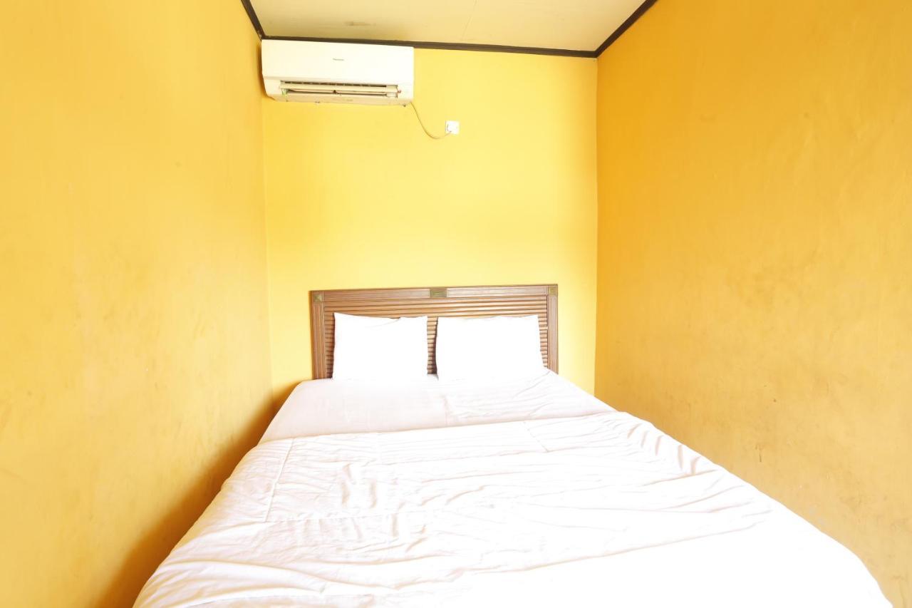 Oyo 93119 Guest House Leo Patra Muara Badak 외부 사진