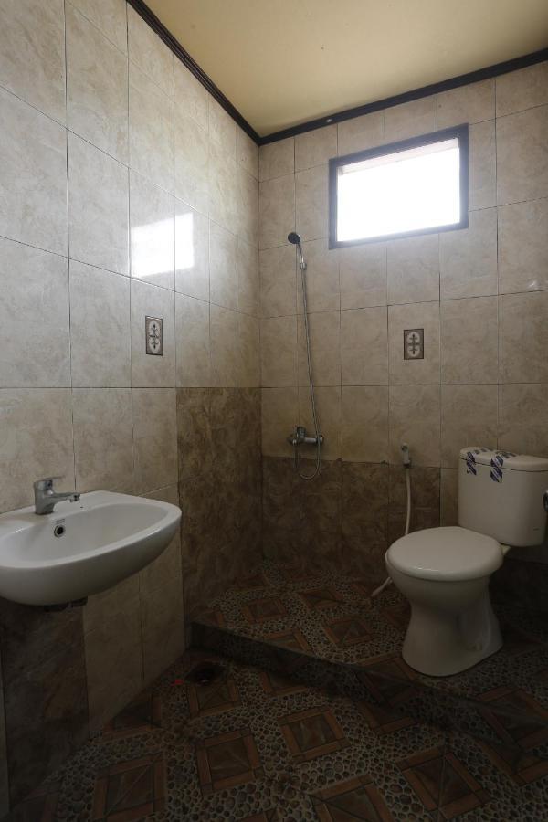 Oyo 93119 Guest House Leo Patra Muara Badak 외부 사진