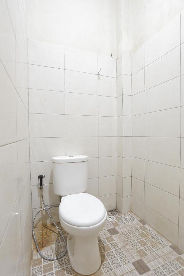 Oyo 93119 Guest House Leo Patra Muara Badak 외부 사진