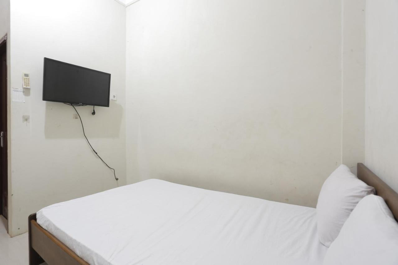 Oyo 93119 Guest House Leo Patra Muara Badak 외부 사진