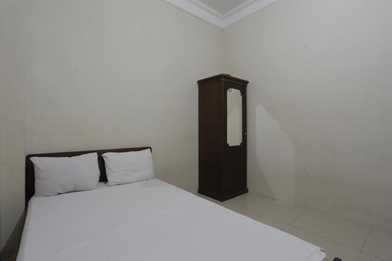 Oyo 93119 Guest House Leo Patra Muara Badak 외부 사진