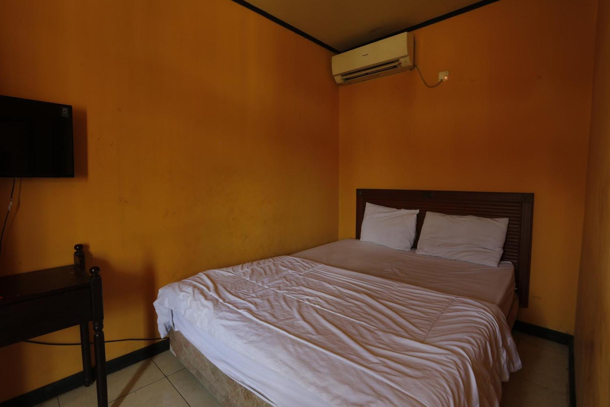 Oyo 93119 Guest House Leo Patra Muara Badak 외부 사진