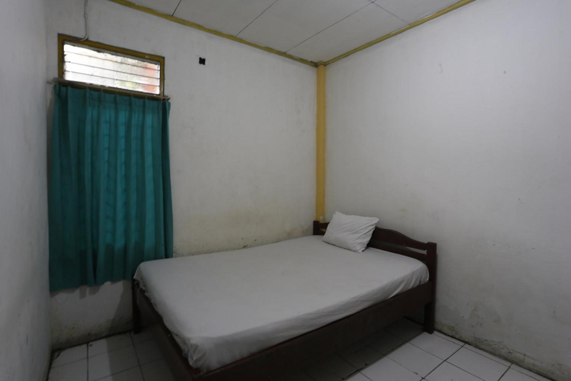 Oyo 93119 Guest House Leo Patra Muara Badak 외부 사진
