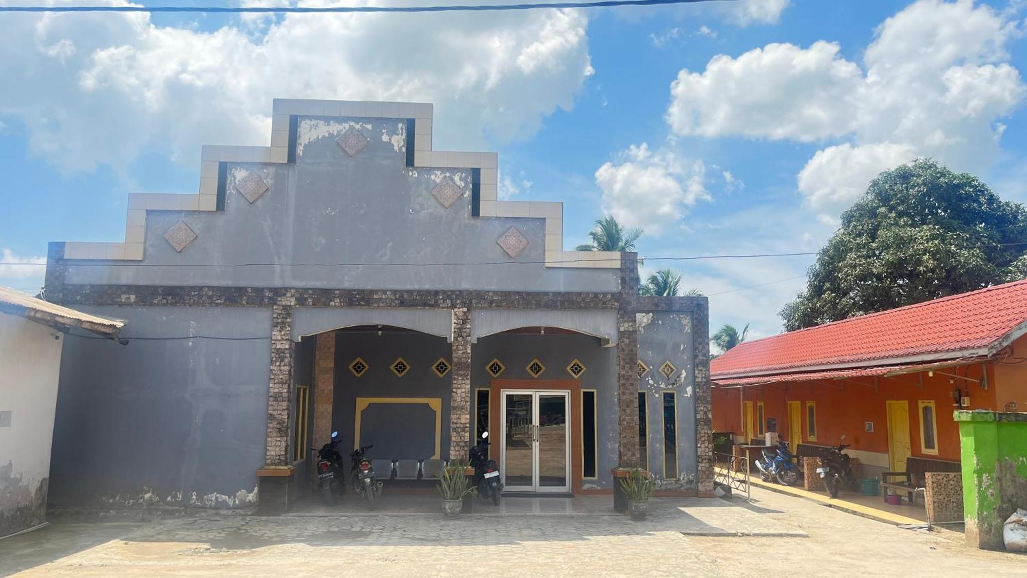 Oyo 93119 Guest House Leo Patra Muara Badak 외부 사진